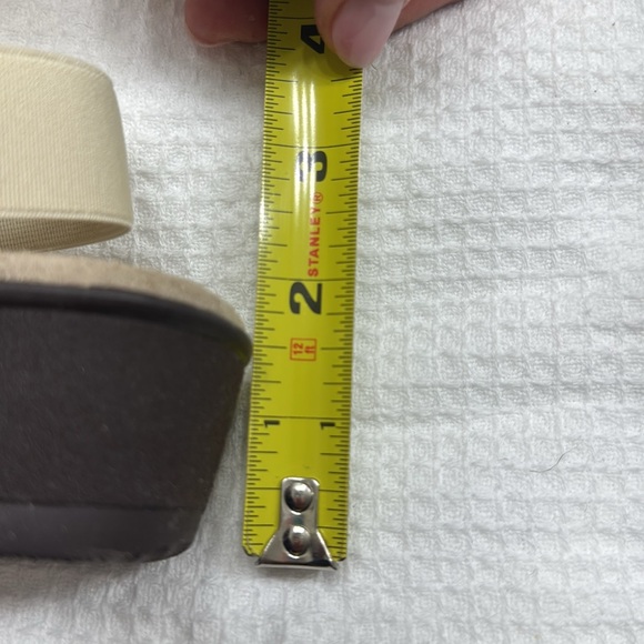 BNIB Charleston Shoe Company size 10 Hampton Sandals in Pearl - Picture 4 of 10